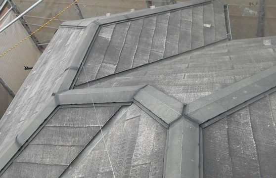 上尾市塗装前の補修終了のスレート瓦屋根