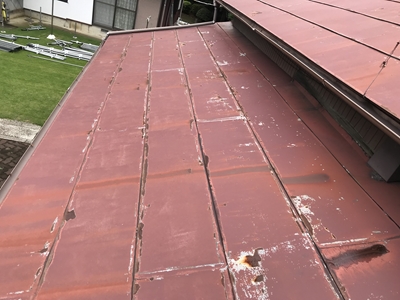 塗装前トタン屋根