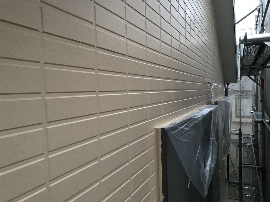 さいたま市岩槻区外壁塗装アステックペイント「超低汚染リファイン1000Si-IR」で中塗りで完了