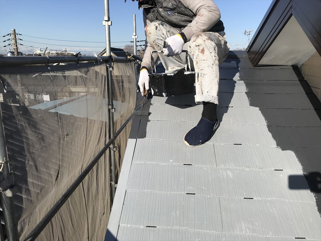 さいたま市岩槻区で「スーパシャネツサーモＳｉ」を大屋根に中塗り塗布
