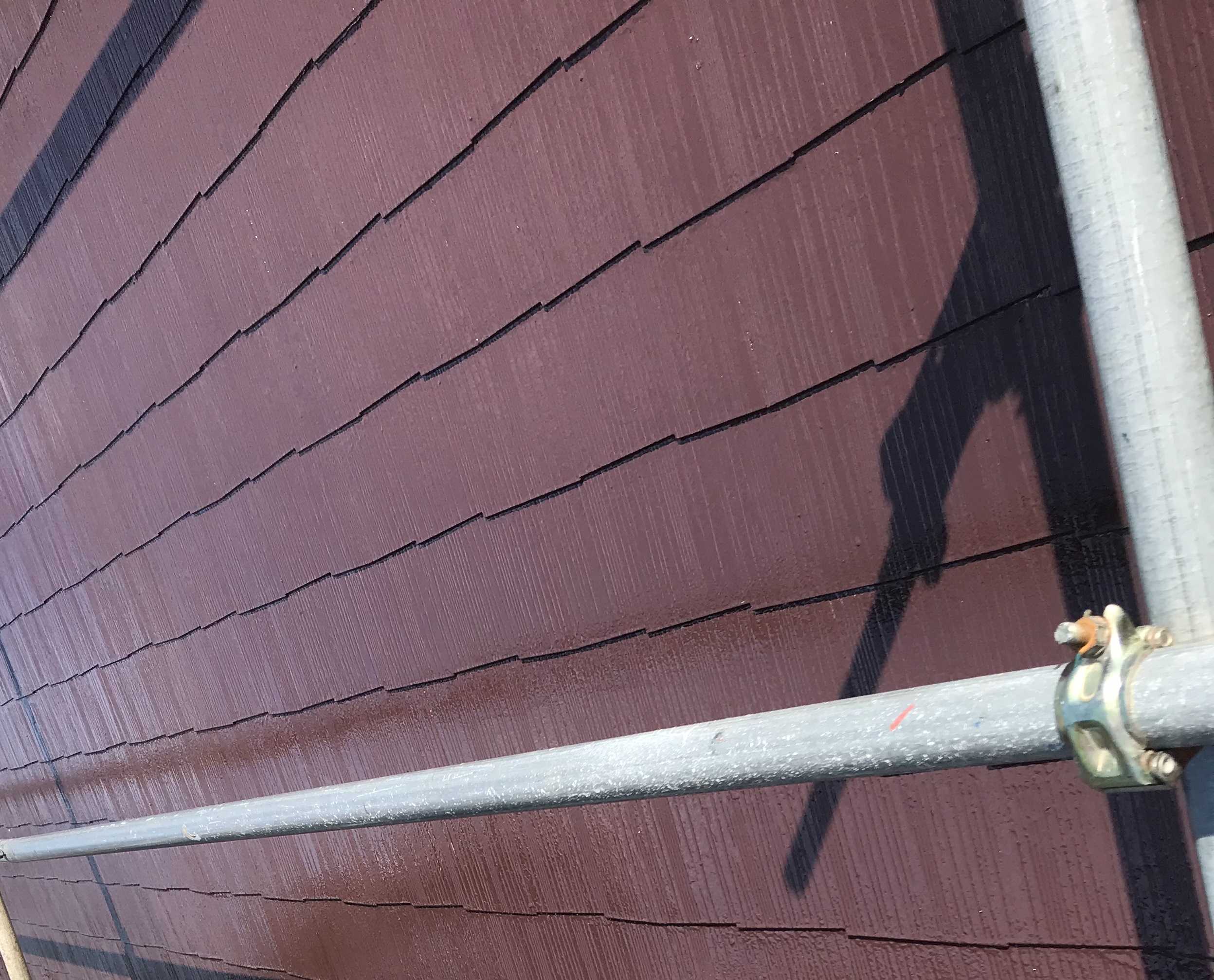 伊奈町スレート屋根にアステックスーパーシャネツサーモで中塗り完了