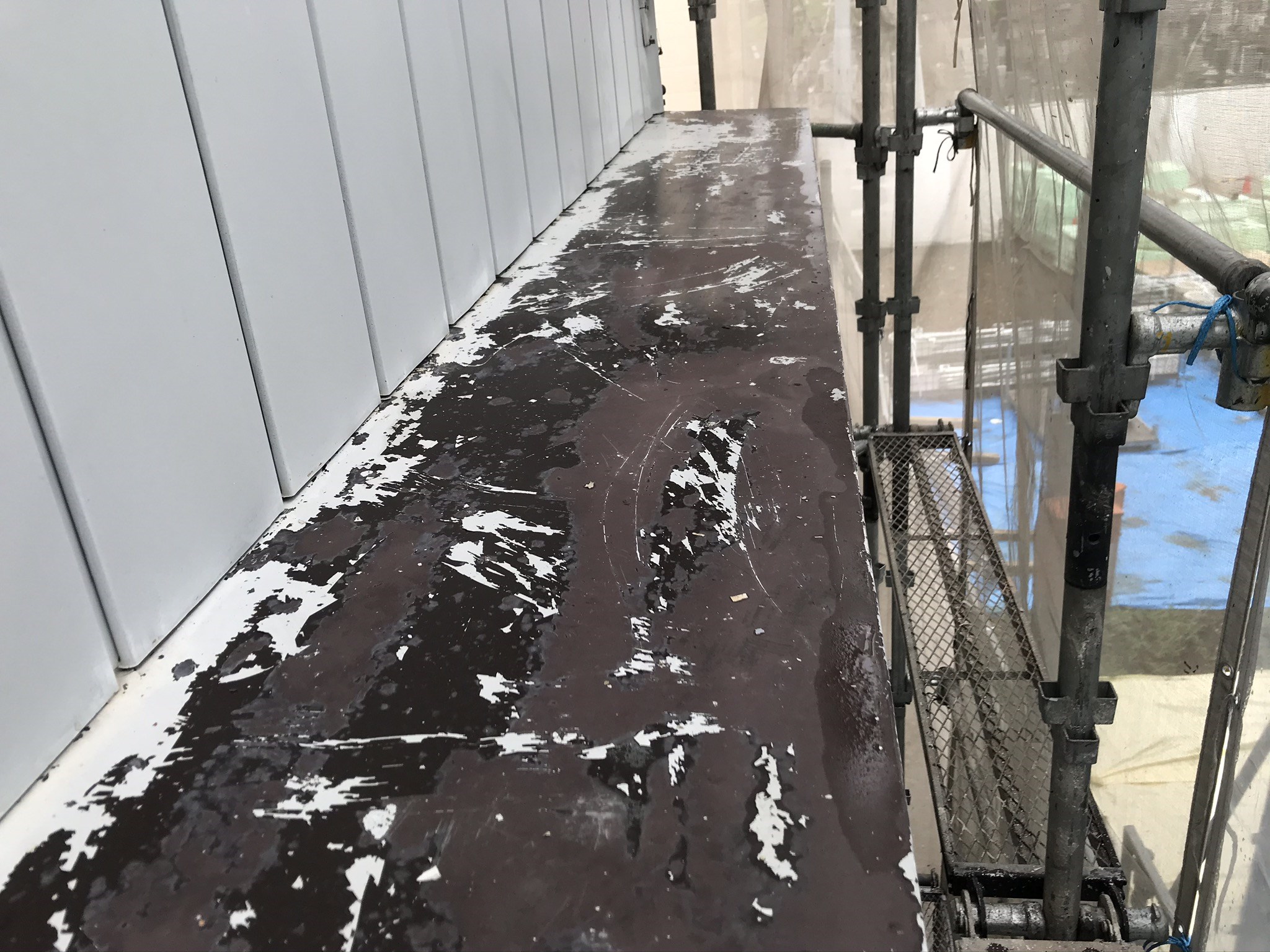 さいたま市大宮区外壁塗装の高圧洗浄後庇状況