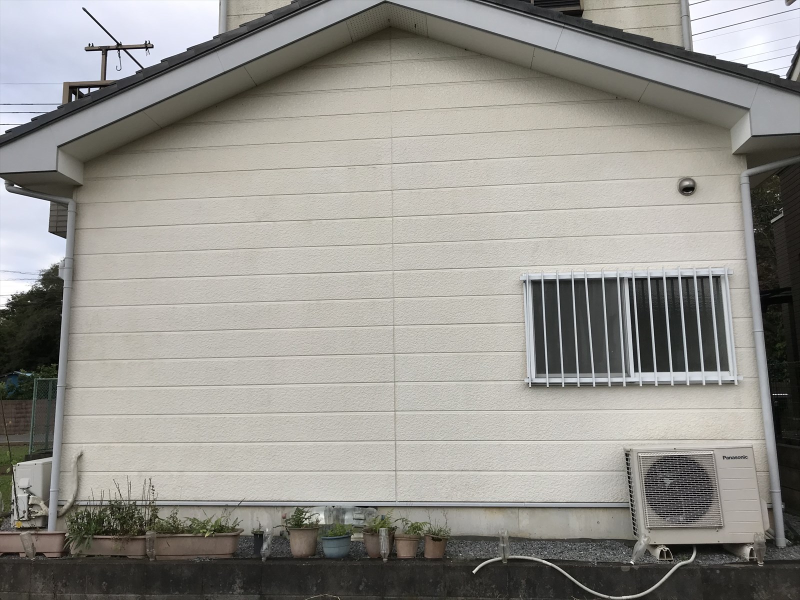 光触媒コーティング剤NFE2を塗布した蓮田市のお宅北側外壁