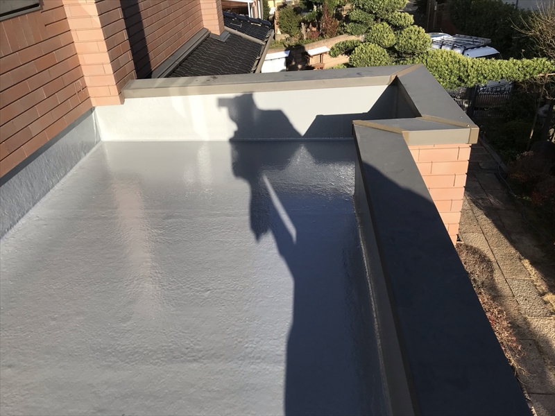 さいたま市岩槻区陸屋根防水トップコート1回目塗布完了