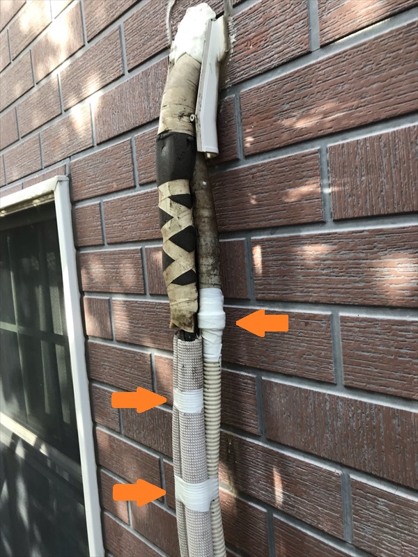 伊奈町輸入住宅の外壁塗装前にエアコン配管カバー取外し不具合ヶ所補修