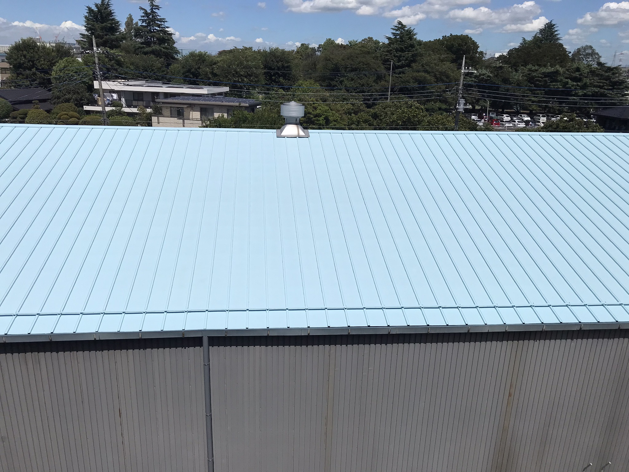 さいたま市北区大型倉庫屋根塗装工事施工後全体写真３分の2